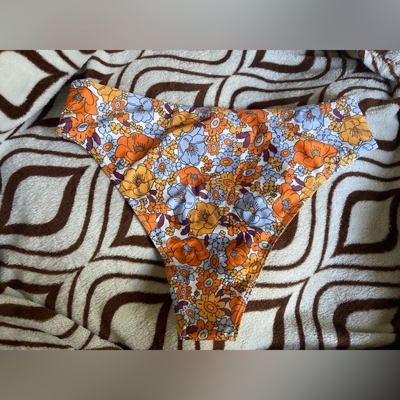 Bikini bottom. - Picture 2 of 3